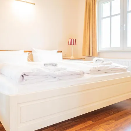 Apartmenthaus 07 *